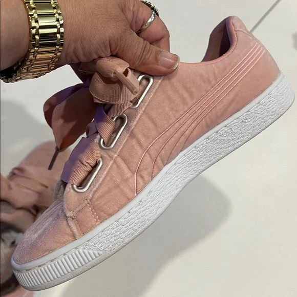 Puma Basket Heart Hyper Embroidery women's shoes size 7 - Picture 8 of 13